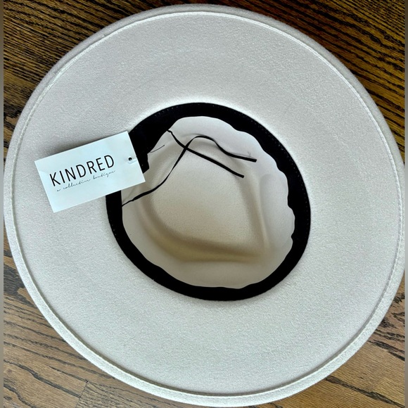 Kindred NWT Cream/Off White Fall Wide Brim Fedora Hat Adjustable Size - Picture 6 of 6